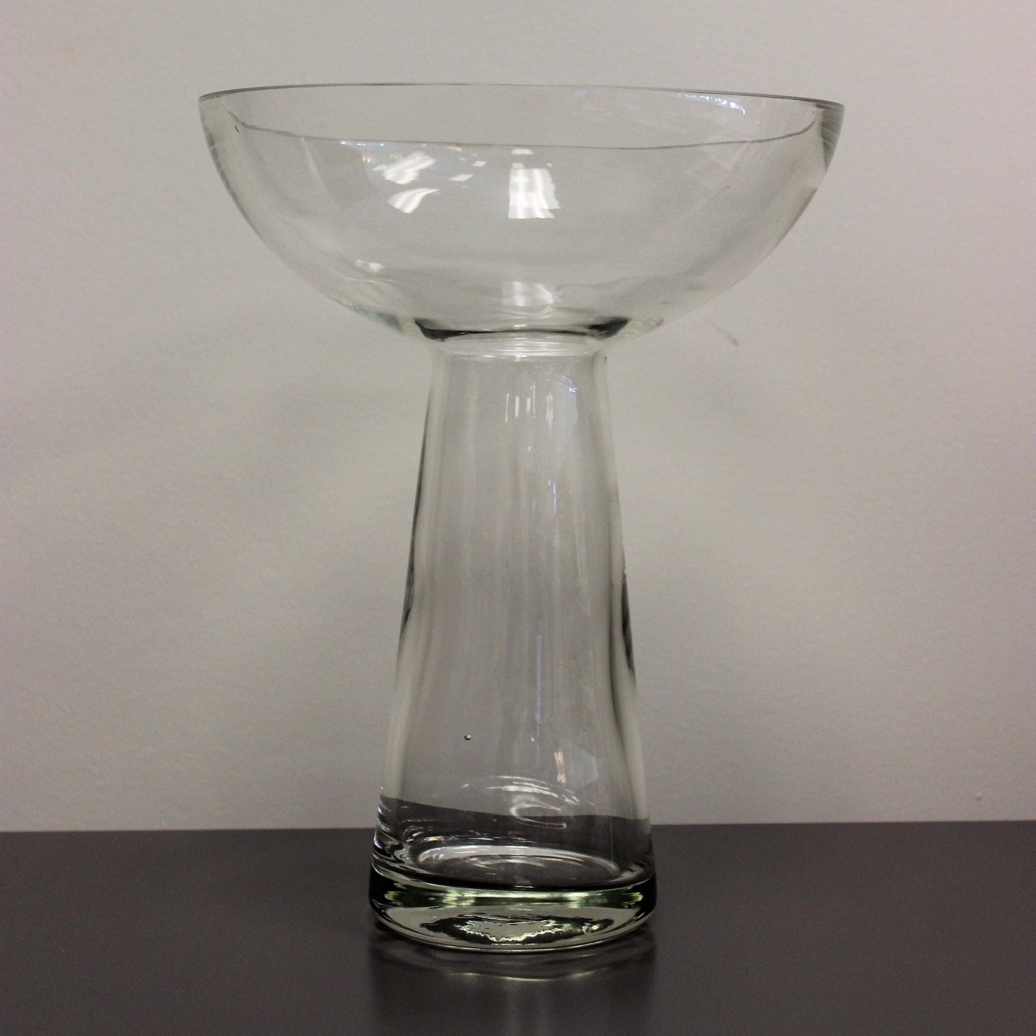 1. Translucent Embrace: A Glass Vase For Floral Enchantment