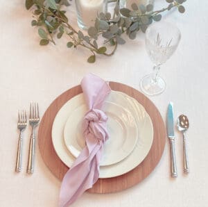 Boho Place-setting, walnut charger & pink napkin